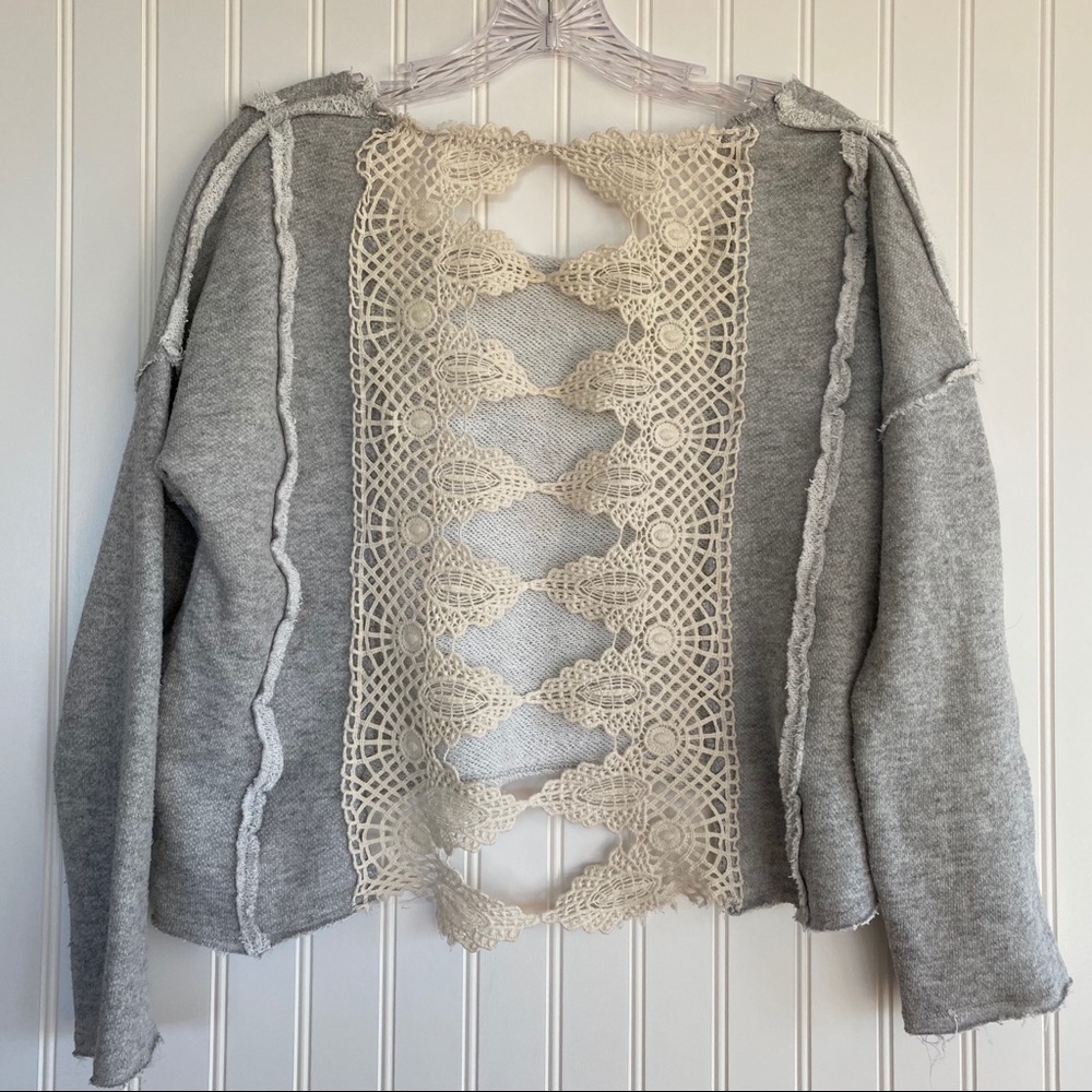Free People cropped grey sweatshirt SIZE XS decorative open lacy back - Picture 2 of 8